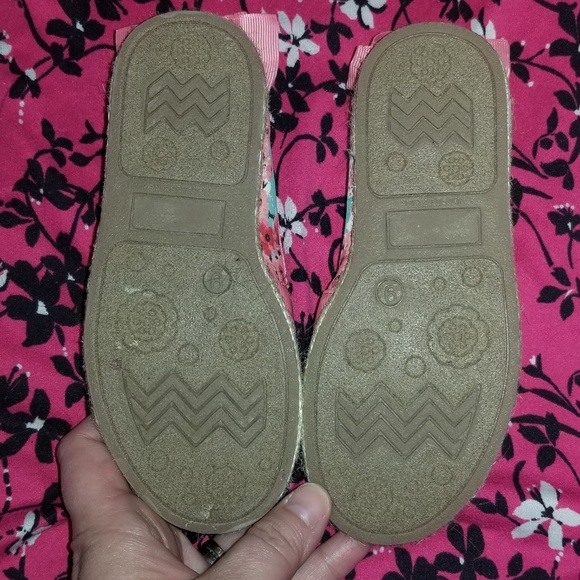 5/$25 Adorable slip on little girl shoes size 9 - Picture 5 of 5